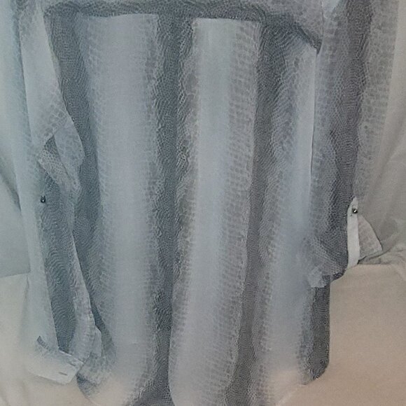 NY Collection Sheer Beige Snake Skin Print Button-Up Shirt Size Large - Picture 4 of 9